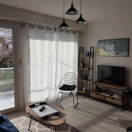 Διαμέρισμα T2 A 300m Du Marche - Balcon, Cuisine Equipee, Confort, Ideal Vacances. - Fr-1-494-183