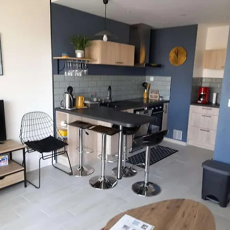 Apartment T2 A 300m Du Marche - Balcon, Cuisine Equipee, Confort, Ideal Vacances. - Fr-1-494-183